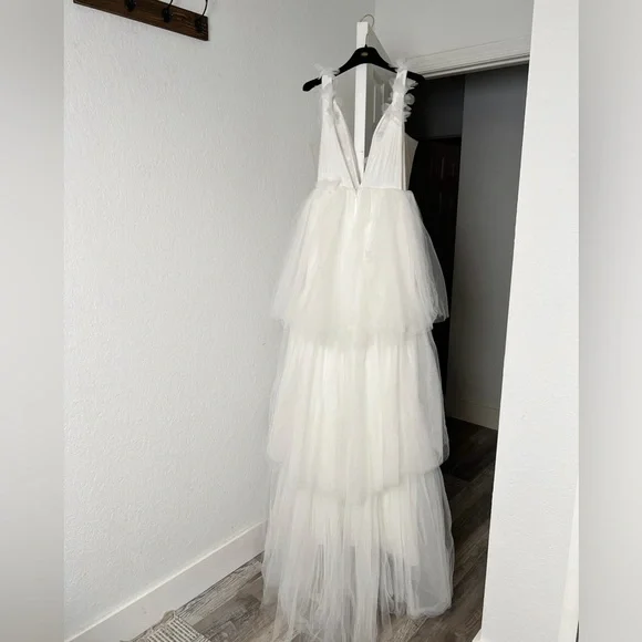 NEW Katie May Aurora Gown in Ivory - Picture 6 of 16